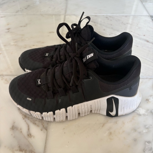 Nike | Metcon Training Sneakers | W7 - Picture 3 of 7
